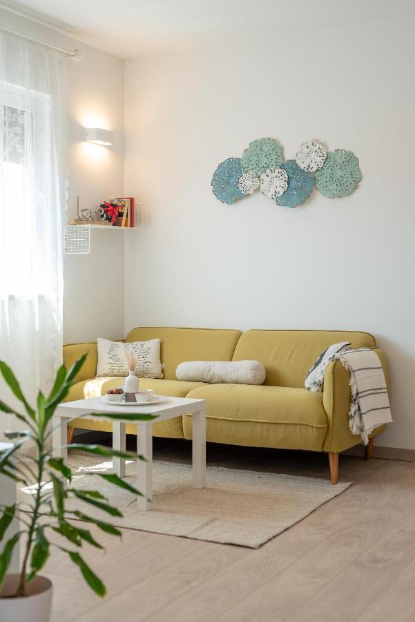 Apartman Lotos Appartamento Traù Esterno foto