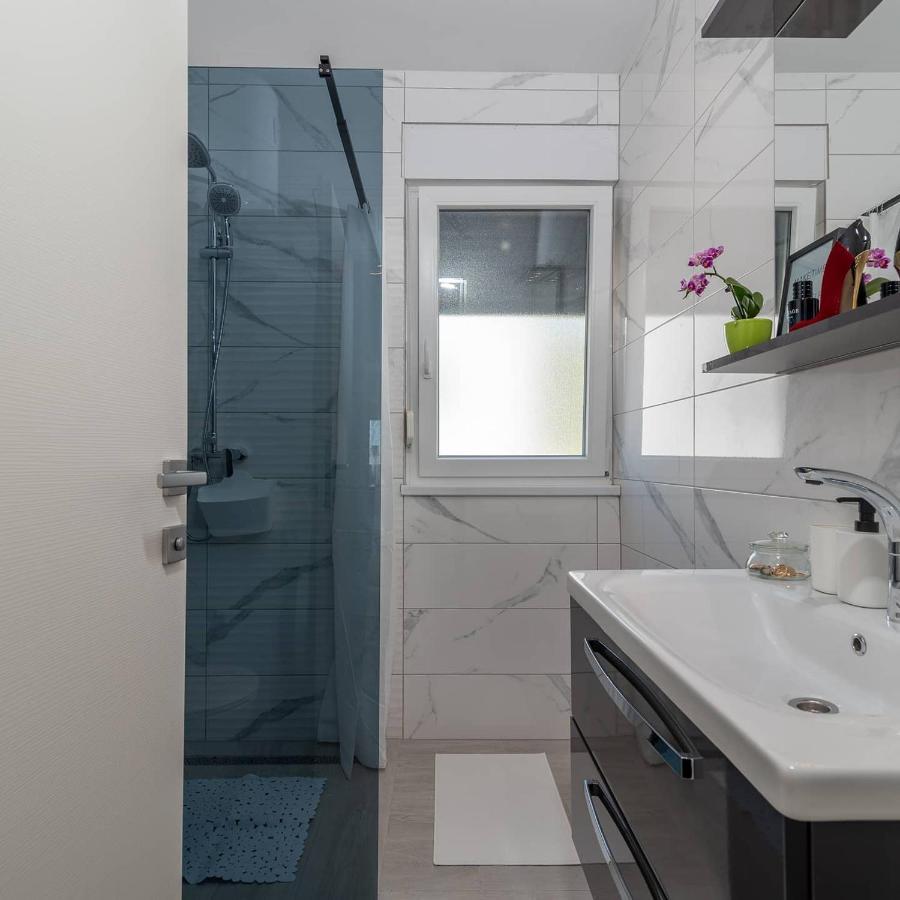 Apartman Lotos Appartamento Traù Esterno foto