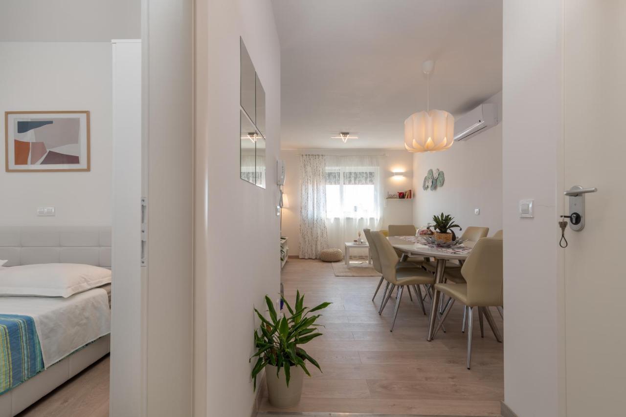 Apartman Lotos Appartamento Traù Esterno foto
