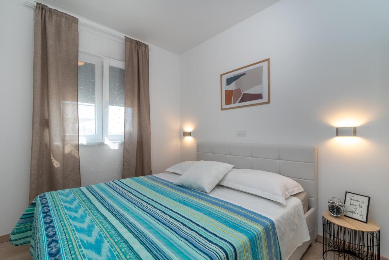 Apartman Lotos Appartamento Traù Esterno foto