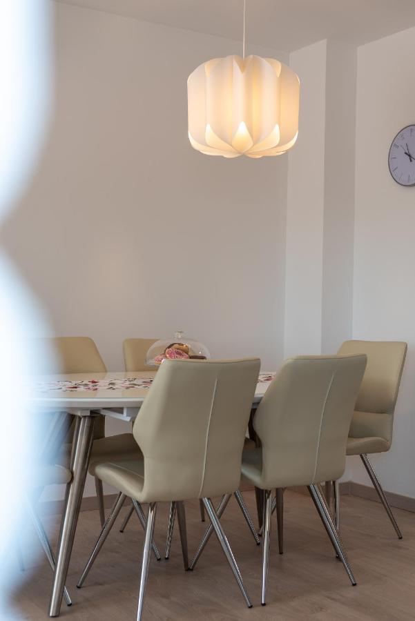 Apartman Lotos Appartamento Traù Esterno foto
