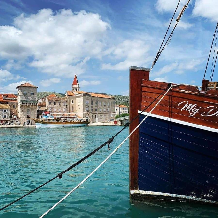 Apartman Lotos Appartamento Traù Esterno foto