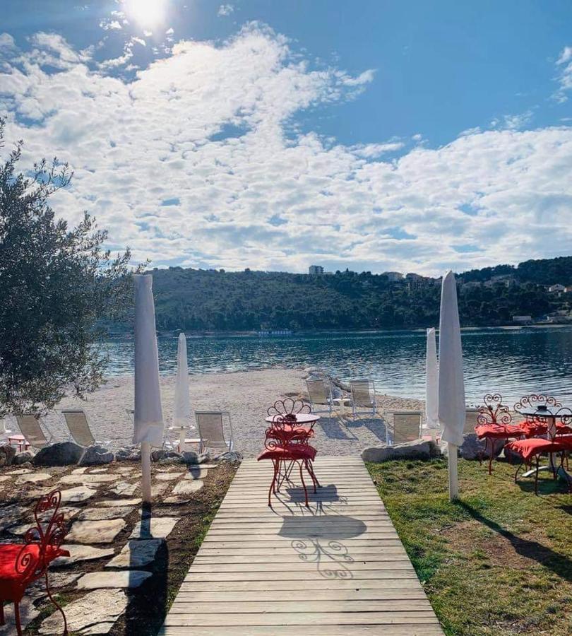 Apartman Lotos Appartamento Traù Esterno foto